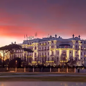Hotell Grand, Rimini